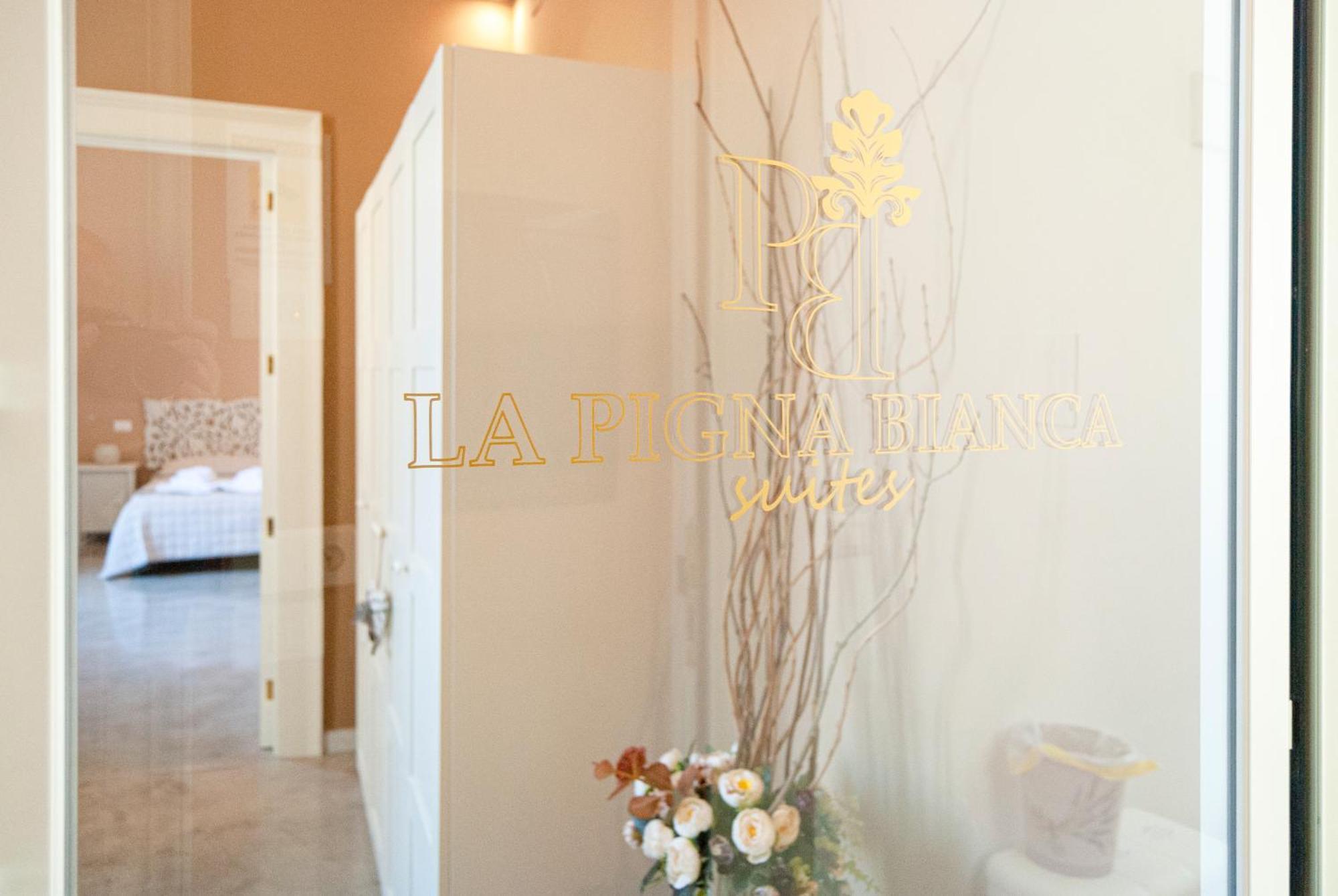 La Pigna Bianca Suites Лече Екстериор снимка