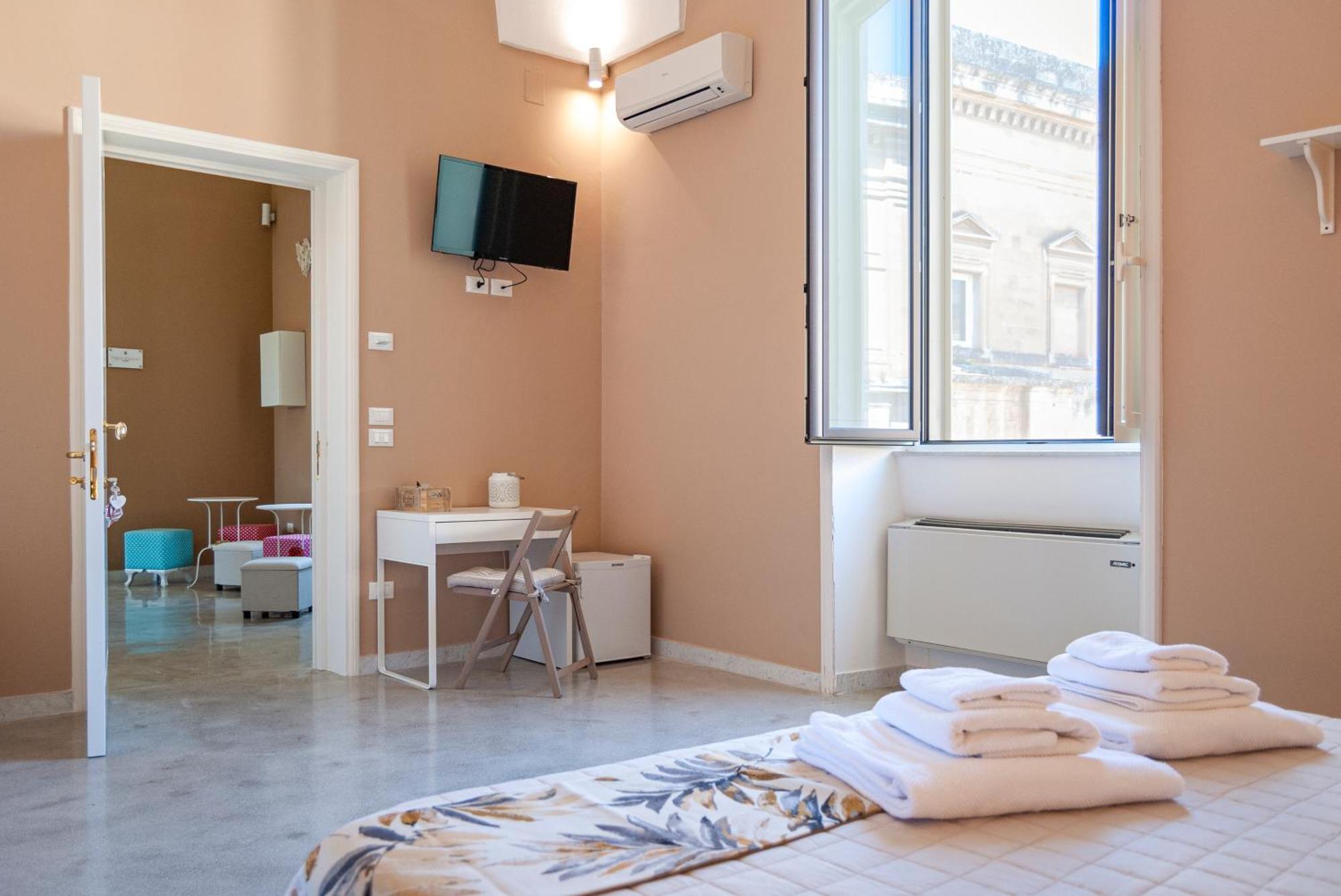 La Pigna Bianca Suites Лече Екстериор снимка
